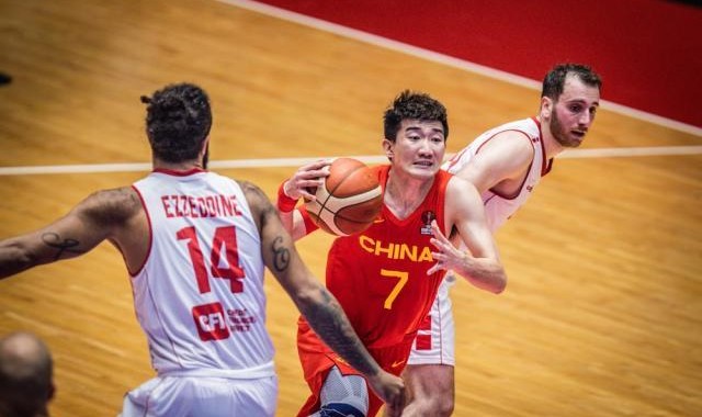 意昂体育app-22次失误太刺眼！男篮无缘亚洲杯四强 杜锋道歉