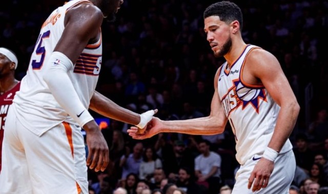 热火拒20分逆转！布克24+9，阿德巴约大爆发，火箭弃将25+4犯大错