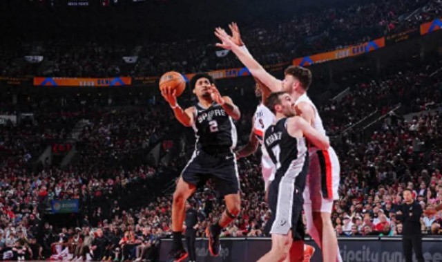 意昂体育app-他是NBA现役最强防守教练，年龄和詹姆斯一样大 苦熬15年终迎转正
